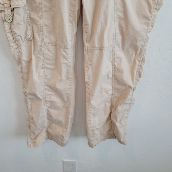 Duo Maternity Beige Pants/Capris Size Large - Picture 8 of 12